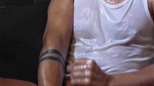 oil-white-shirt-and-nylon-shor_15.jpg
