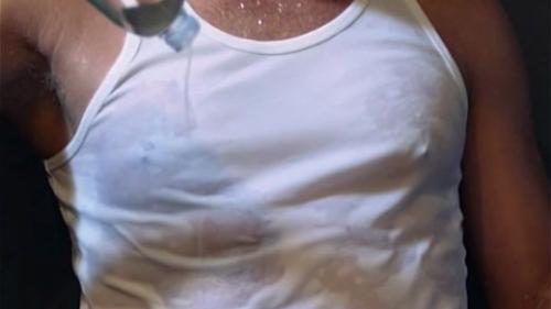 oil-white-shirt-and-nylon-shor_2.jpg