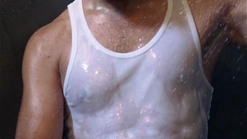 oil-white-shirt-and-nylon-shor_24.jpg