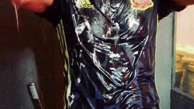 wet-smelly-football-kit_7.jpg